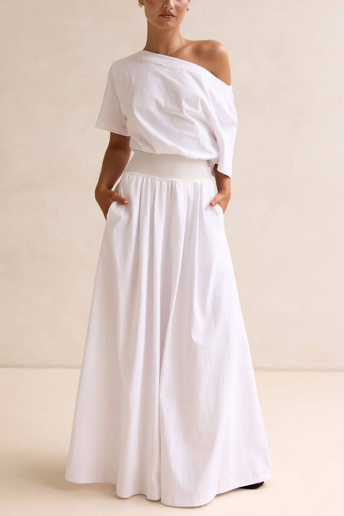 Exquisite Off-Shoulder Pleated Side Pocket A-Line Maxi Dress