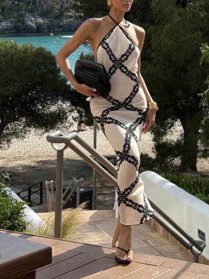 Retro Lace Pneled Backless Maxi Dress