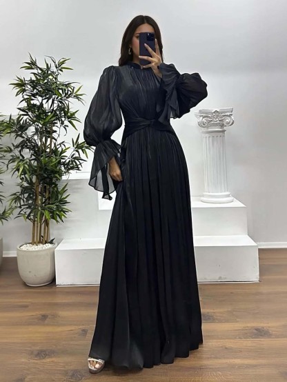 Elegant Pleated Flowy Long-Sleived Maxi Dress