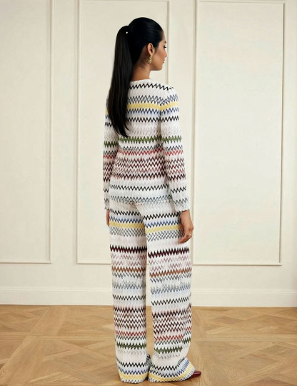 Geometric Zigzag Print Long-Sleeve V-Neck Top