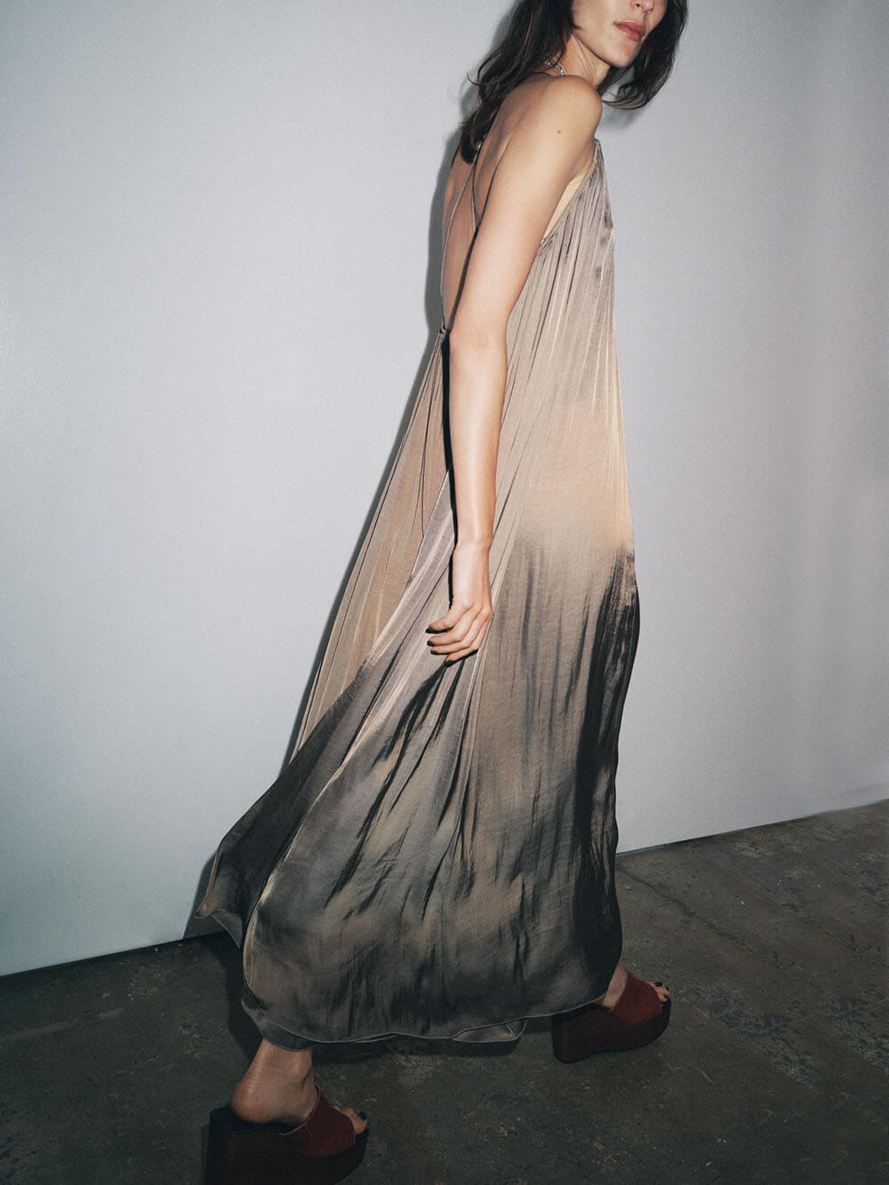 Elegant Pleated V-Neck Halter Maxi Dress