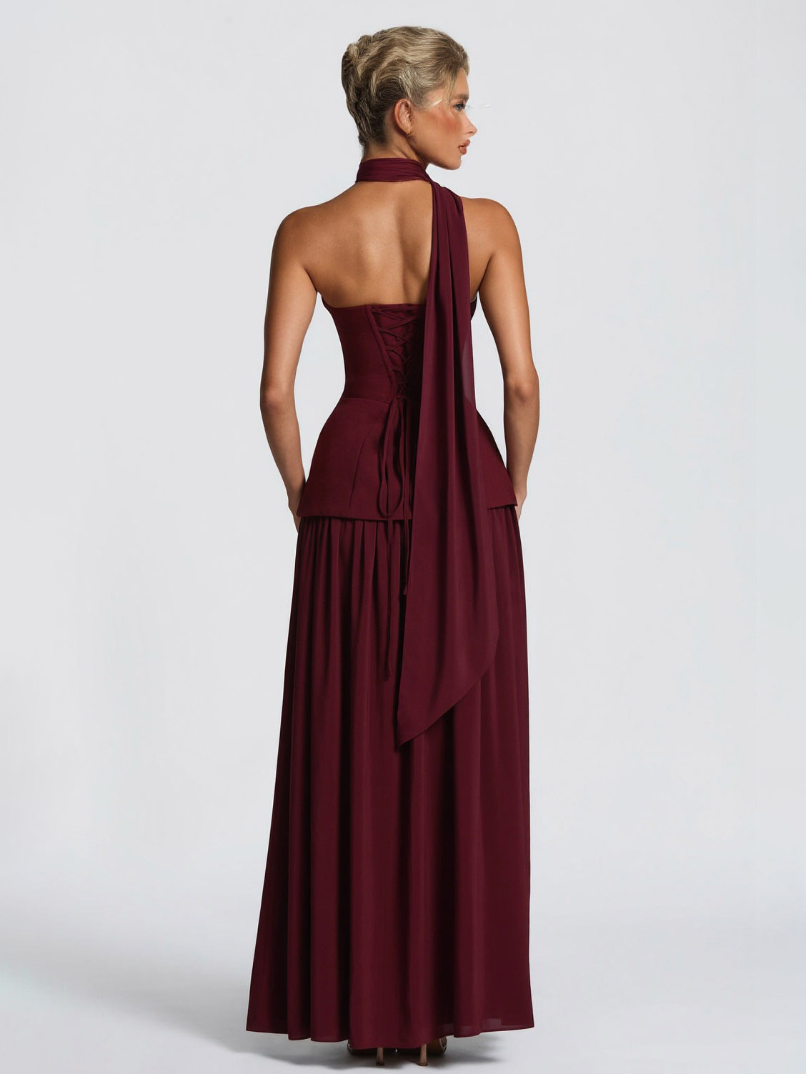 Vestido Maxi de Fiesta con Escote Corazón Elegante y Abertura Alta