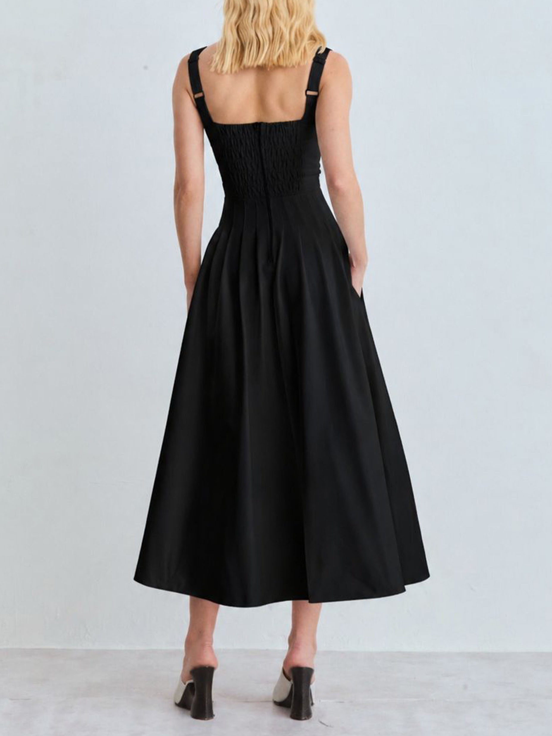 Elegant Lace V-Neck Bodycon Midi Dress