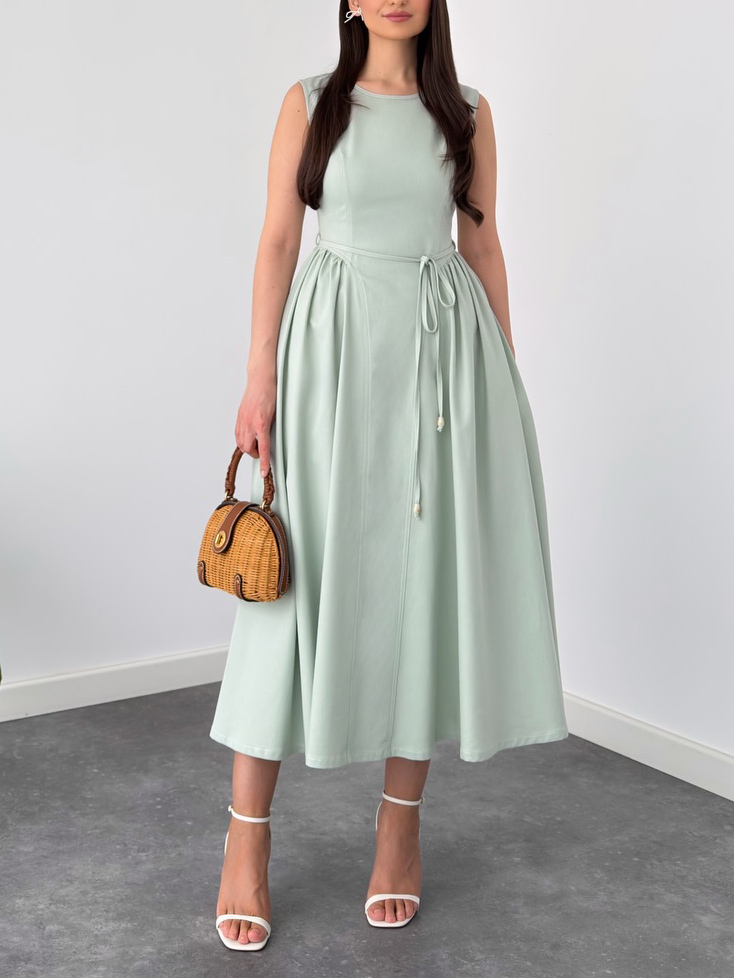 Elegant Sleeveless Tie-Waist A-Line Midi Dress