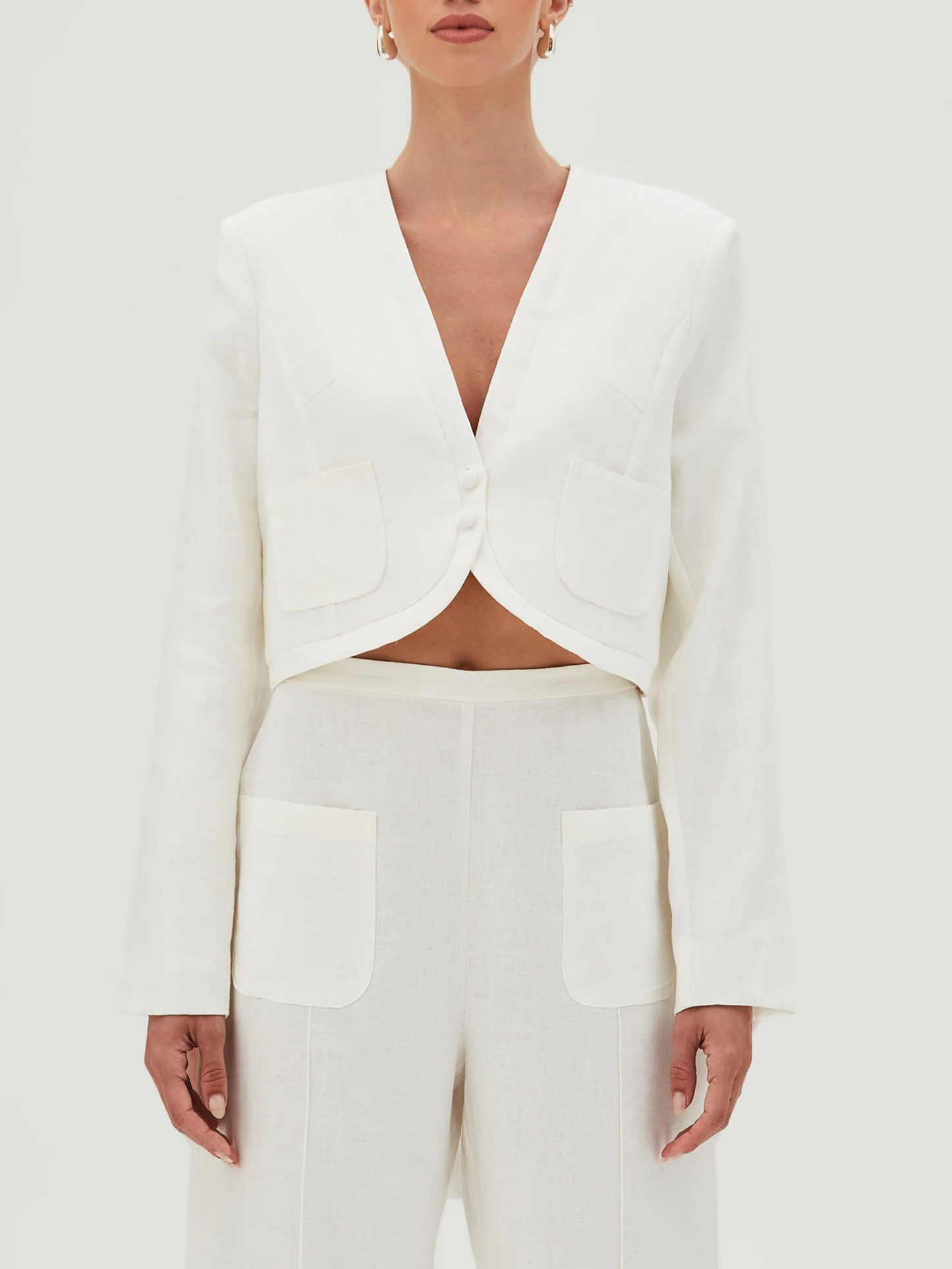 Elegant Cropped V-Neck Buttoned Blazer