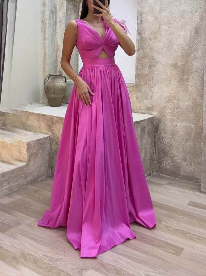 Exquisite Fashionable Waist Detail Feathered Evening Dress