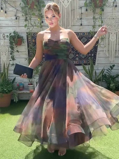 Elegant Strapless Gradient Tulle Midi Dress