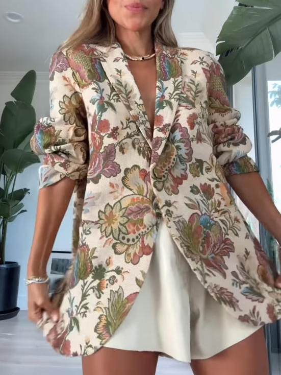 Elegant High-Waisted Pleated Cream Shorts