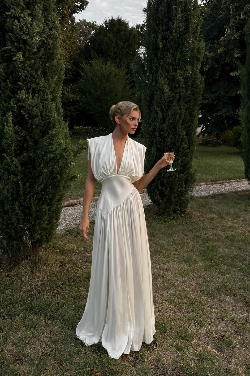 Exquisite V-Neck Waist-Cinching Slit Maxi Dress