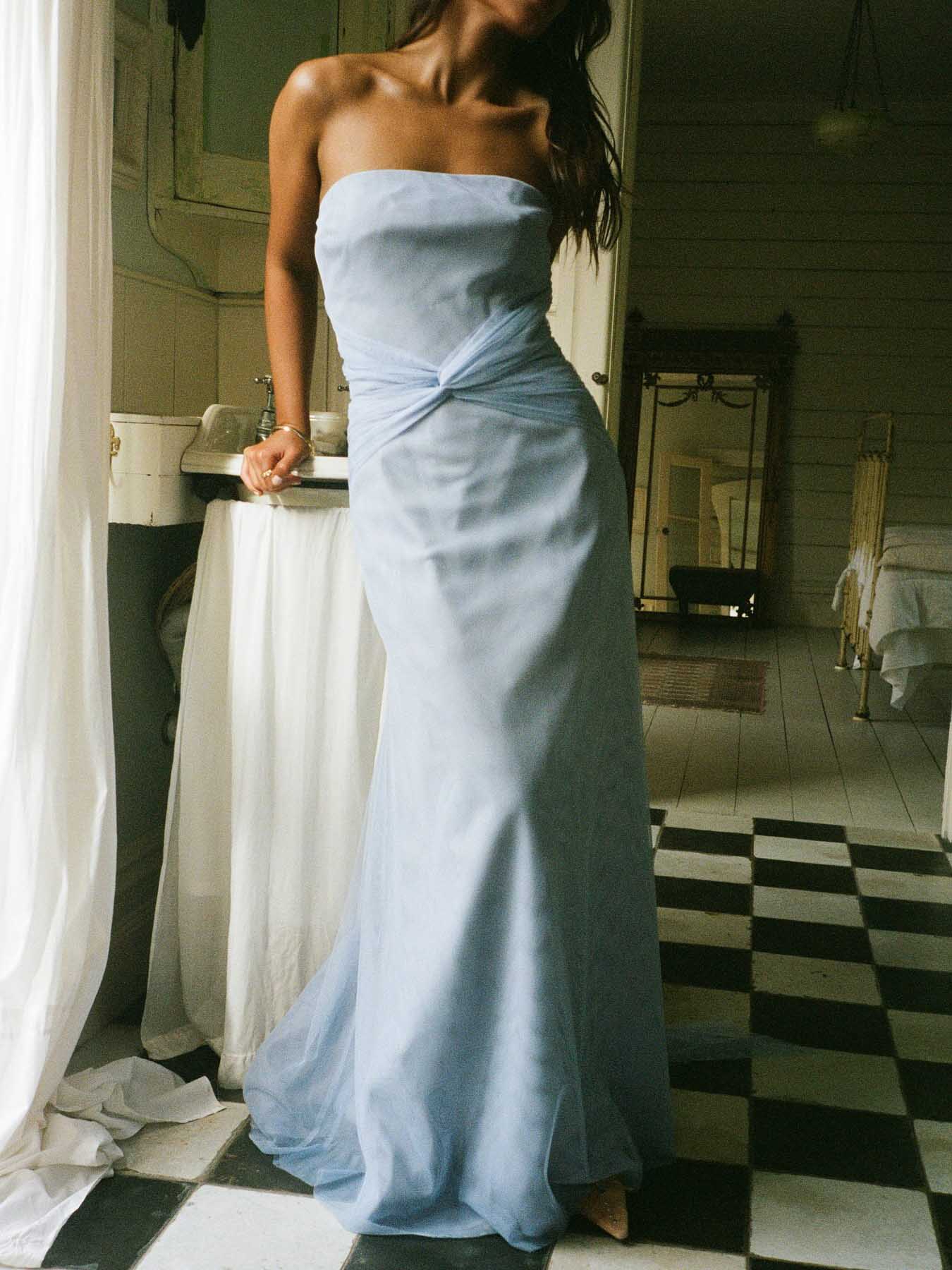 Elegant Twisted Waist Flowing Mesh Maxi Dress