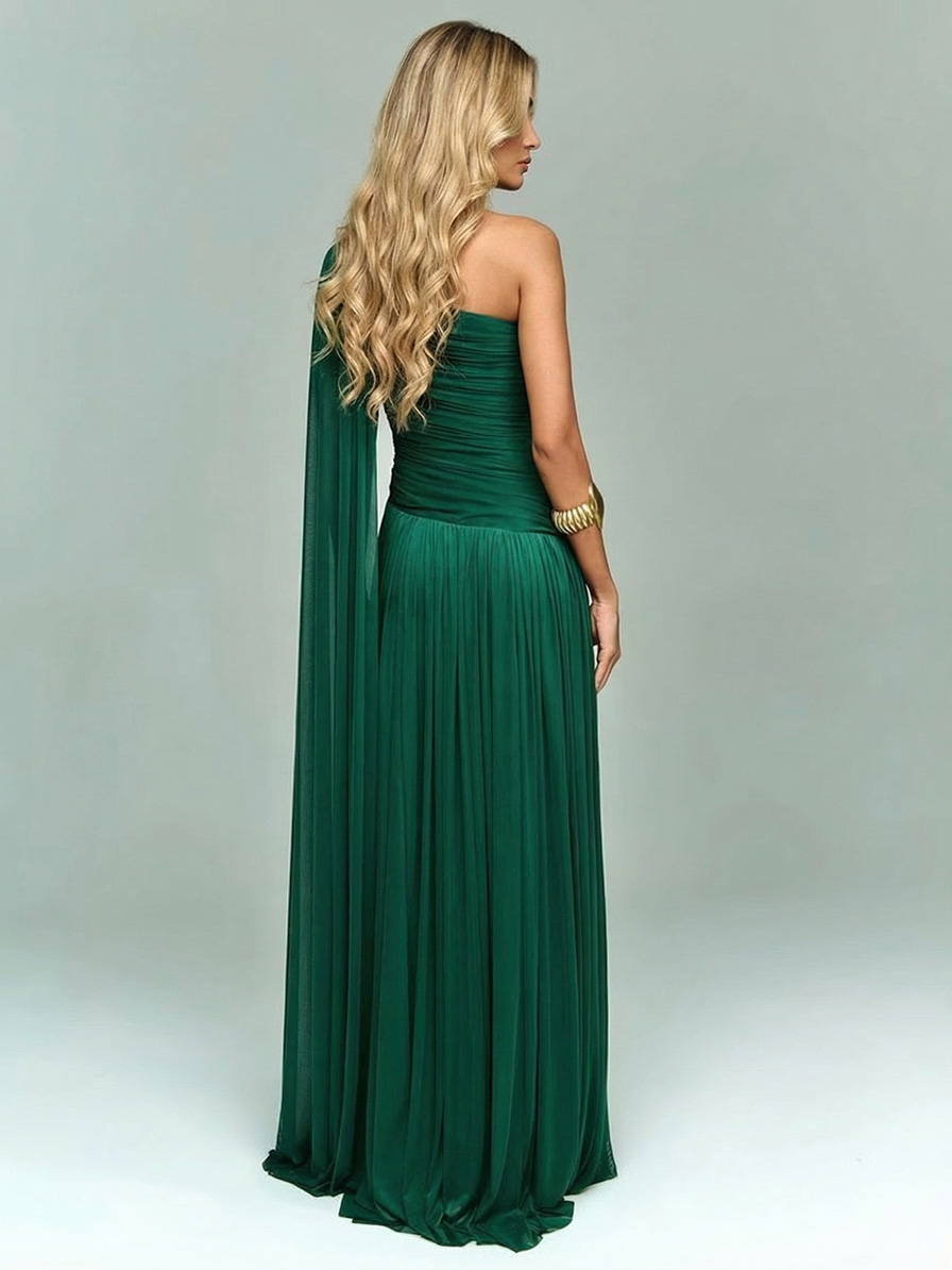 Elegante vestido largo de gasa fruncido con un solo hombro