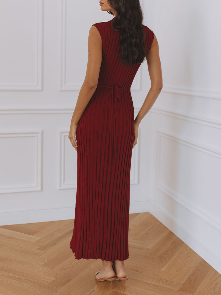 Elegant Pleated V-Neck Maxi Dress