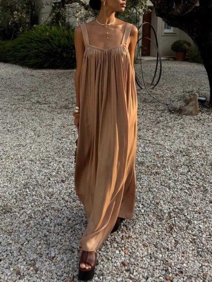 Elegant Flowy Pleated Spaghetti Strap Maxi Dress