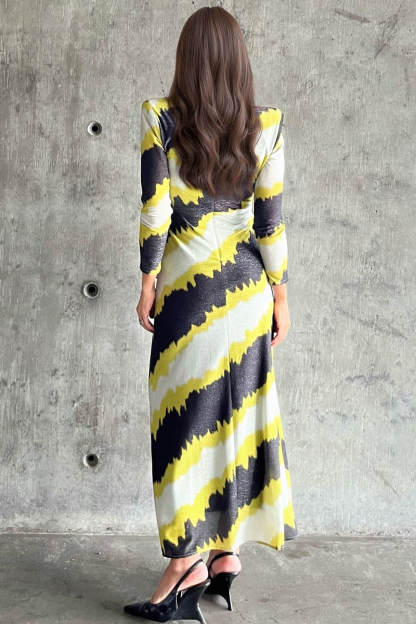 Elegant Wave Print V-Neck Waist-Cinching Maxi Dress