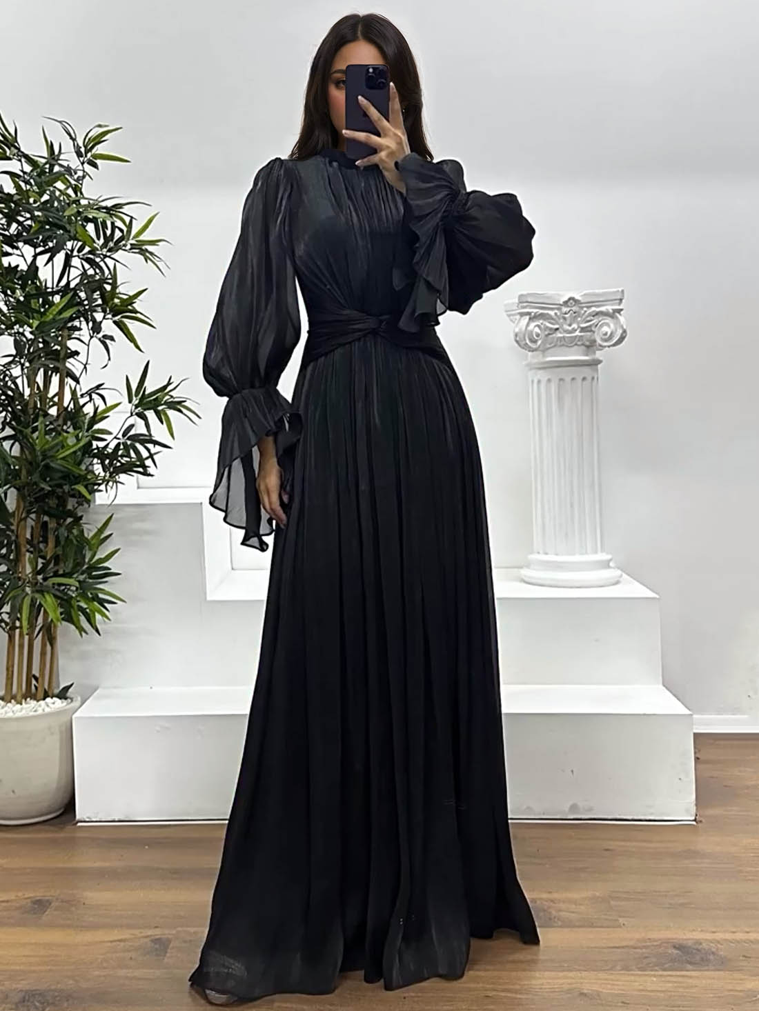 Elegant Pleated Flowy Long-Sleived Maxi Dress