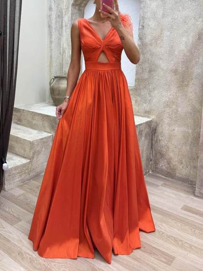 Exquisite Fashionable Waist Detail Feathered Evening Dress