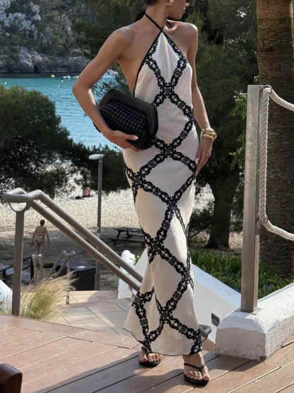 Retro Lace Pneled Backless Maxi Dress