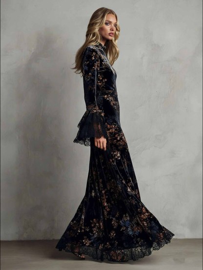 Exquisite Velvet Floral Print Pleated Maxi Dress