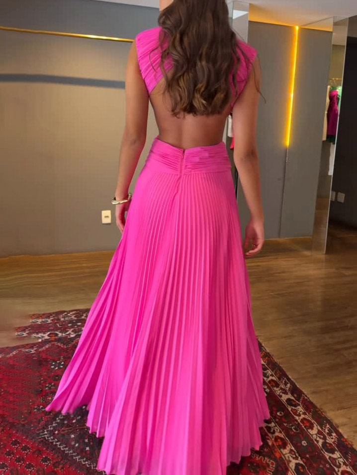 Elegant Pleated Cut-Out Waist Maxi Dress