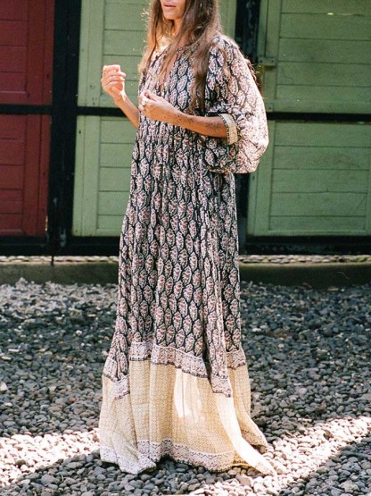 Retro Casual Print V-Neck Tiered Flowing Beach Maxi Dress