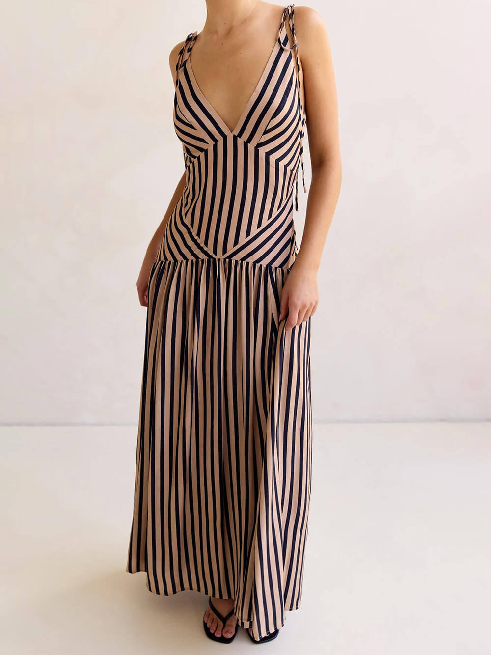 Exquisite Striped Print V-Neck  Adjustable Straps Maxi Dress