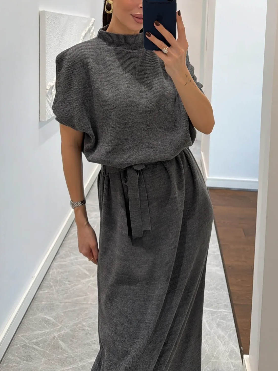 Minimalist Crew Neck Belted Midi Dress