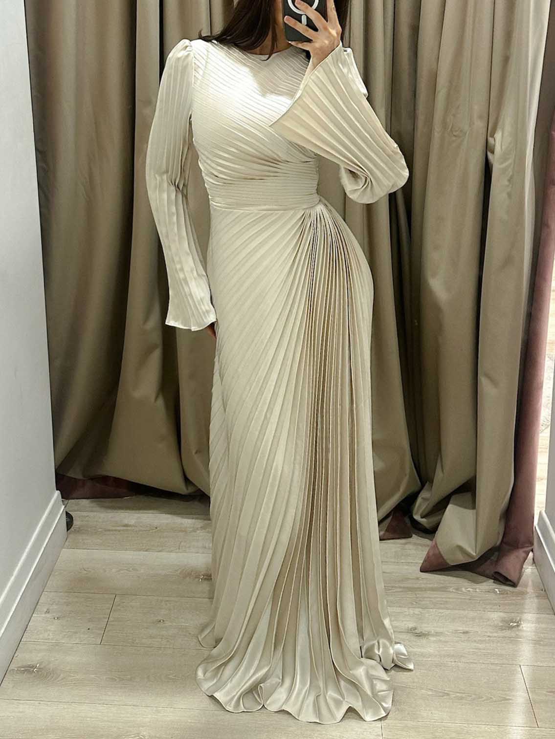 Elegant Pleated Long-sleeved Maxi Dress