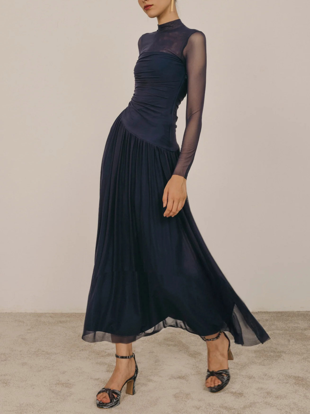 Elegant Pleated Mesh Long-sleeved Maxi Dress