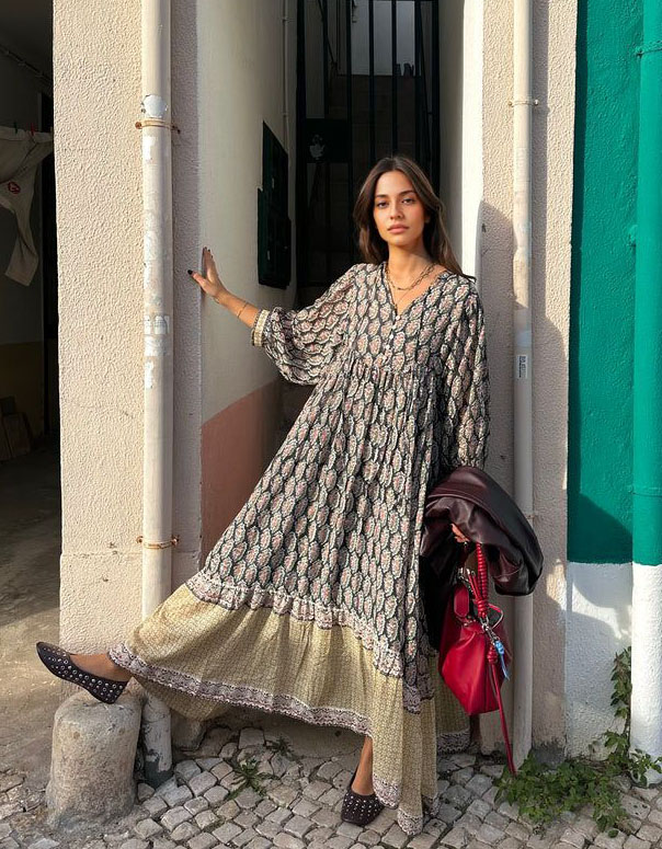 Retro Casual Print V-Neck Tiered Flowing Beach Maxi Dress