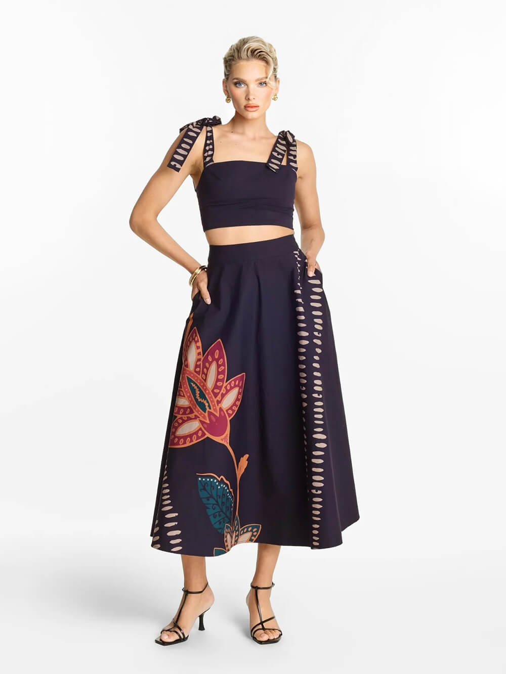 Exquisite Square Neck Bow-Tie Cropped Tank Top