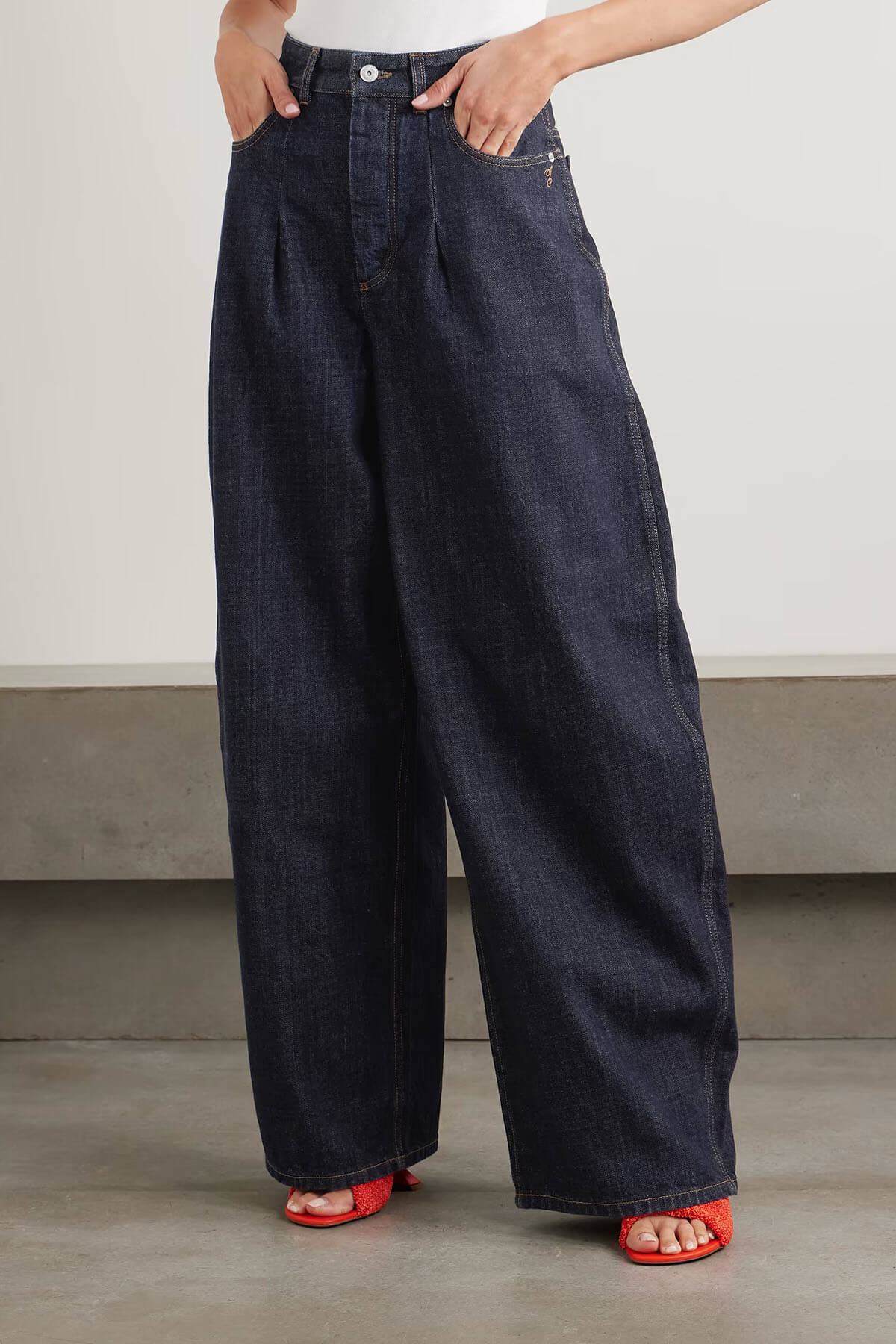 Unique High-Waisted Pleated Straight Leg Jeans