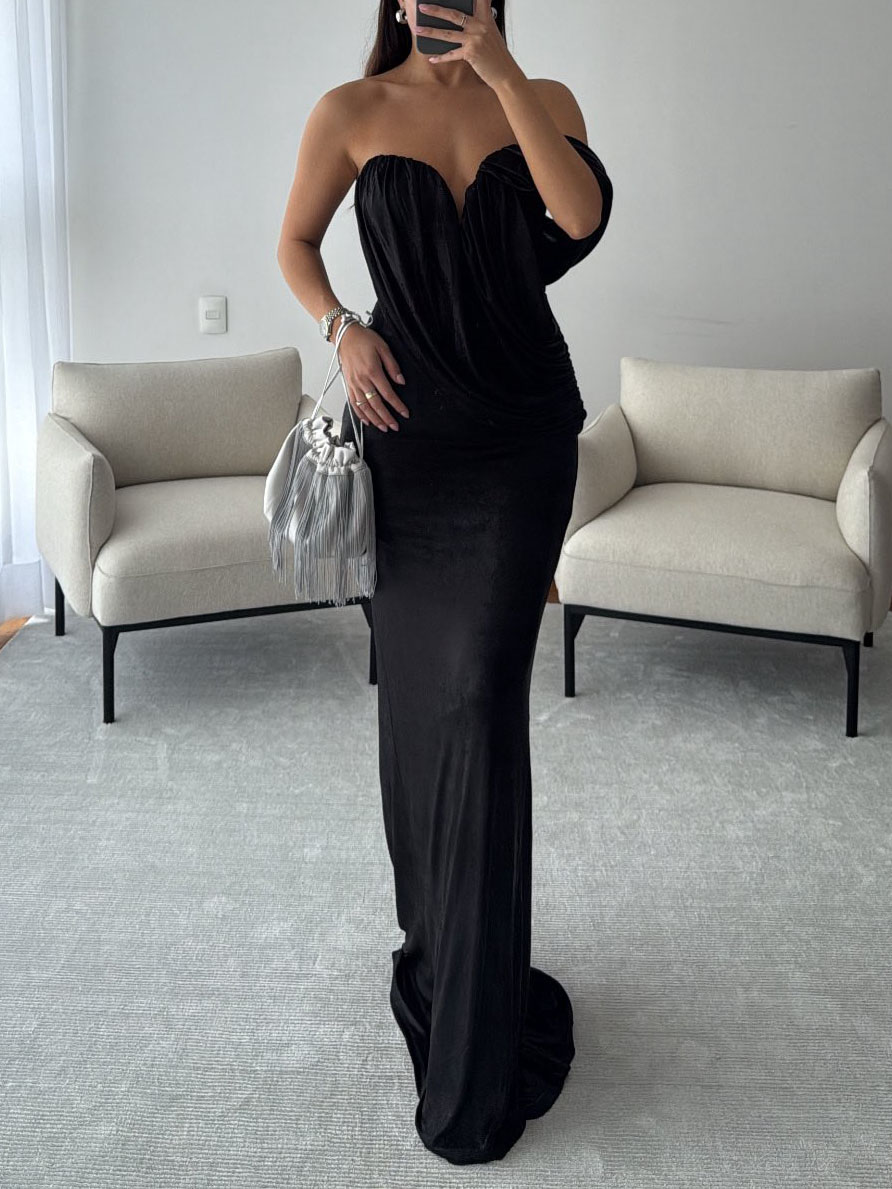 Elegant Off-the-shoulder Pleated Maxi Dress