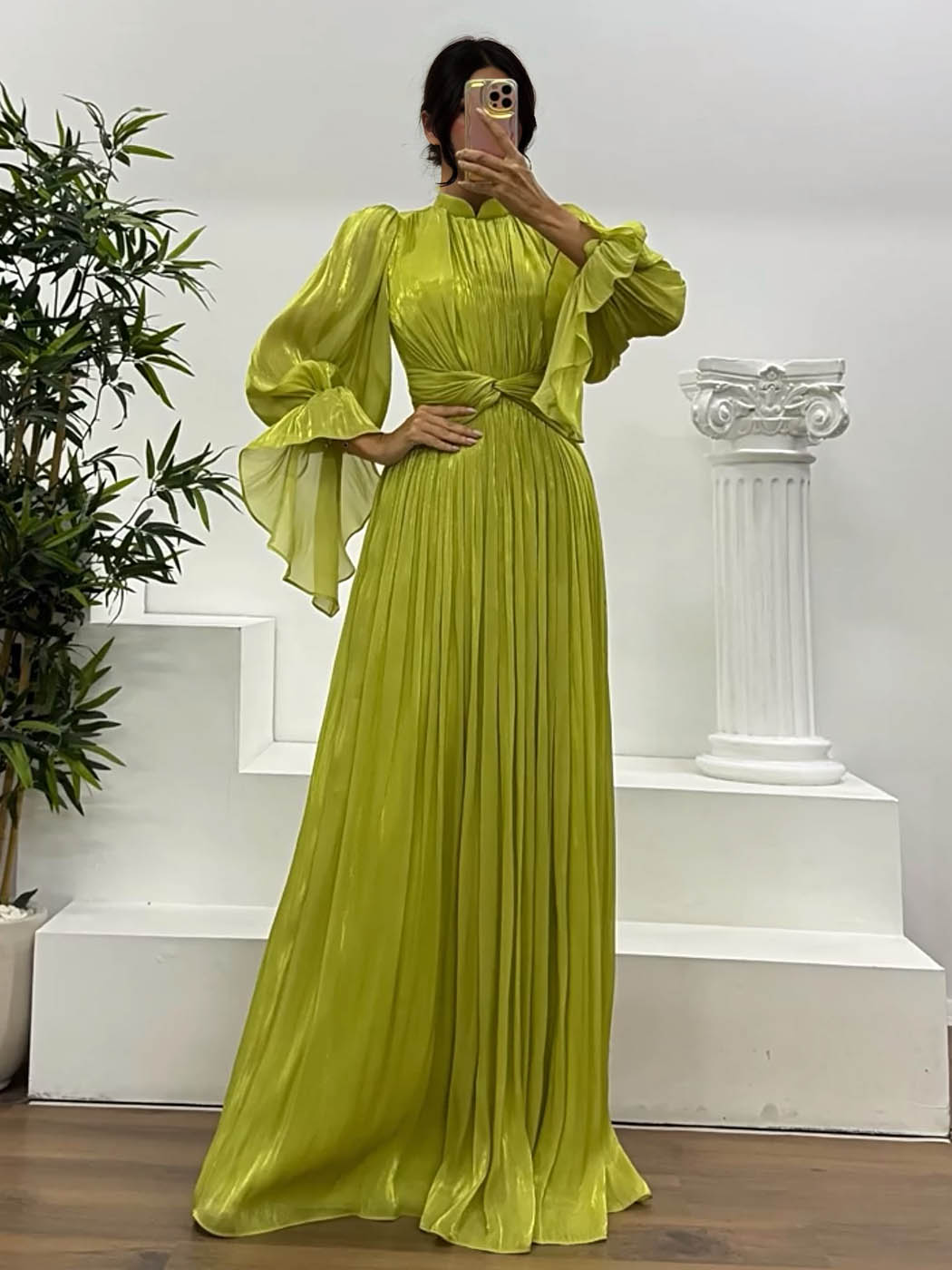 Elegant Pleated Flowy Long-Sleived Maxi Dress