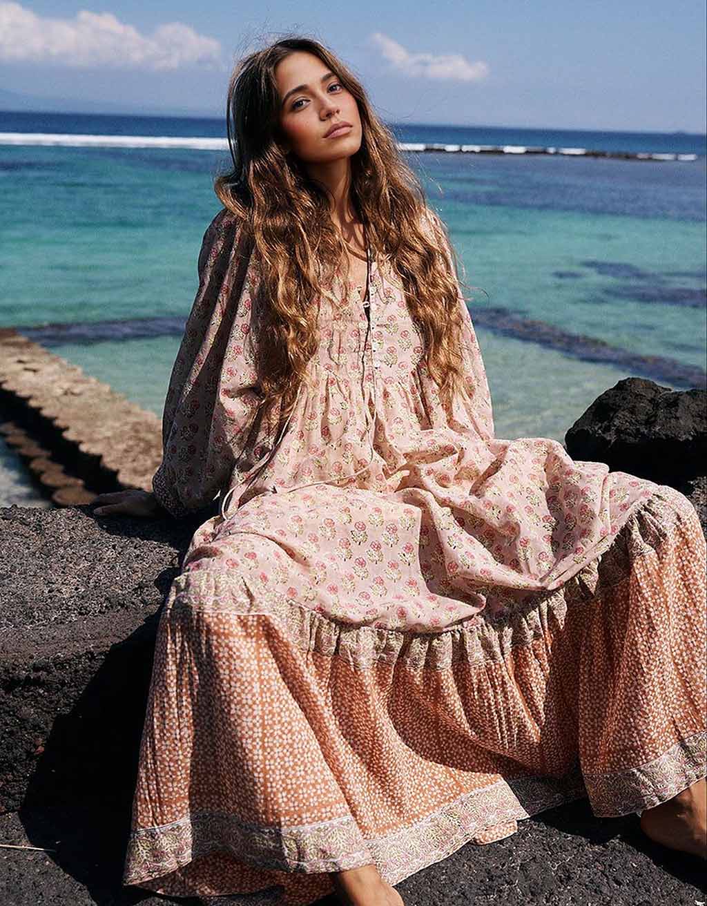Retro Casual Print V-Neck Tiered Flowing Beach Maxi Dress