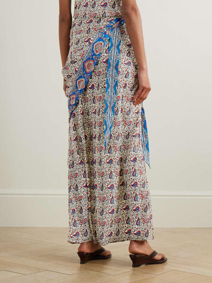 Unique Chain Detail with Chic Paisley-Print Crepe Top