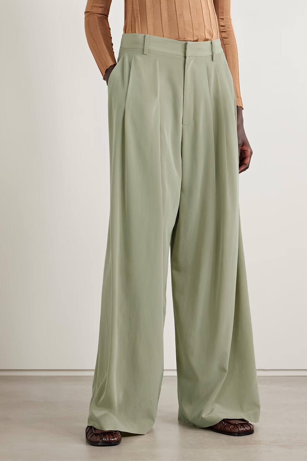 Fashionable Pleated Pocket Wide-Leg Pants