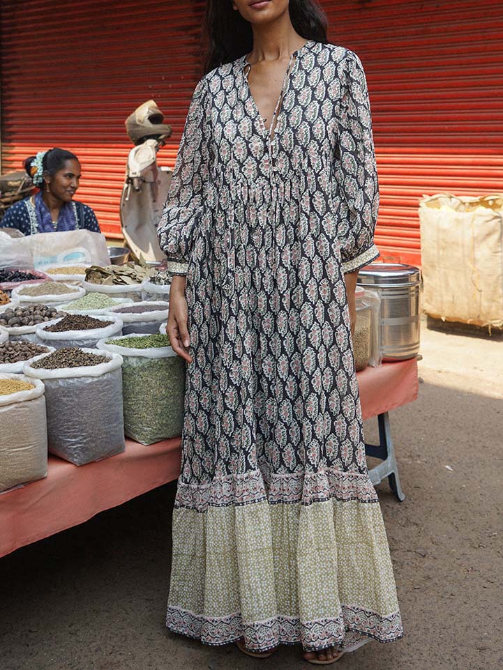 Retro Casual Print V-Neck Tiered Flowing Beach Maxi Dress