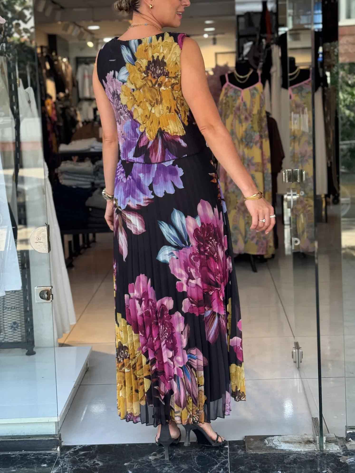 Elegant Double-layered Pleated Chiffon Printed Maxi Dress