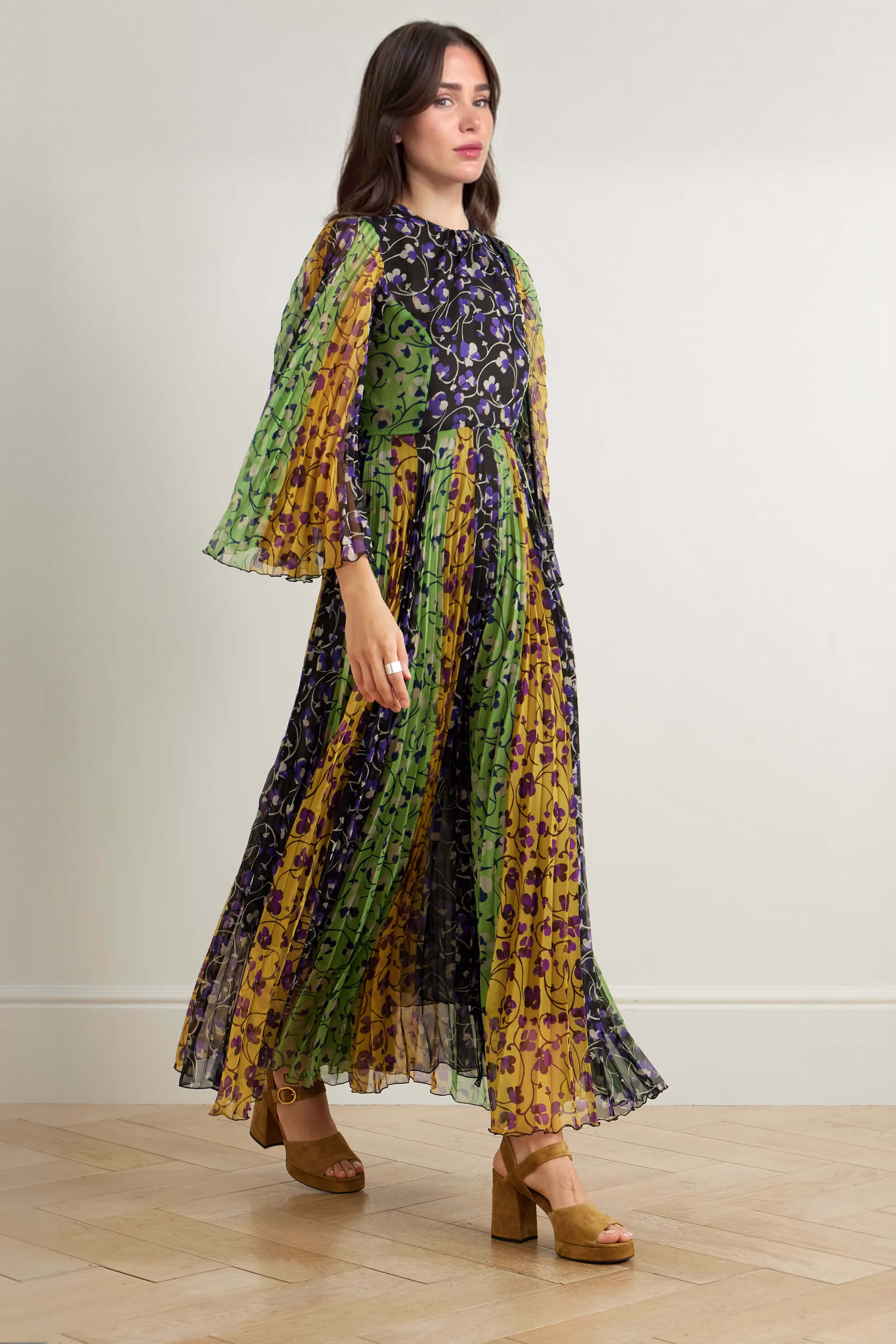 Exquisite Pleated Printed Chiffon Bell-Sleeve Maxi Dress