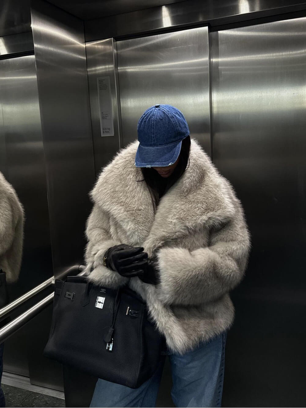 Fashionable Large Lapel Faux Fur Short Fluffy Coat