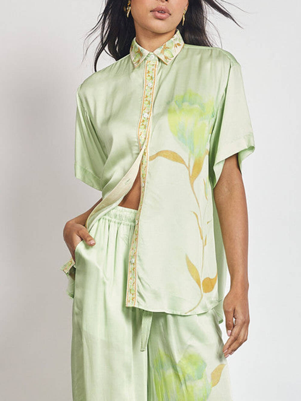 Chic Soft Drape Unique Tulip Print Short Sleeve Shirt