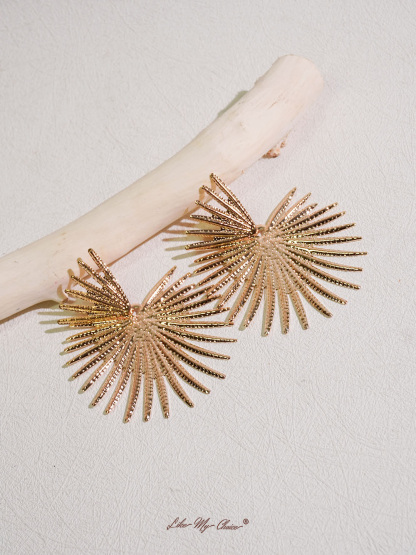 Retro Scalloped Geometric Stud Earrings