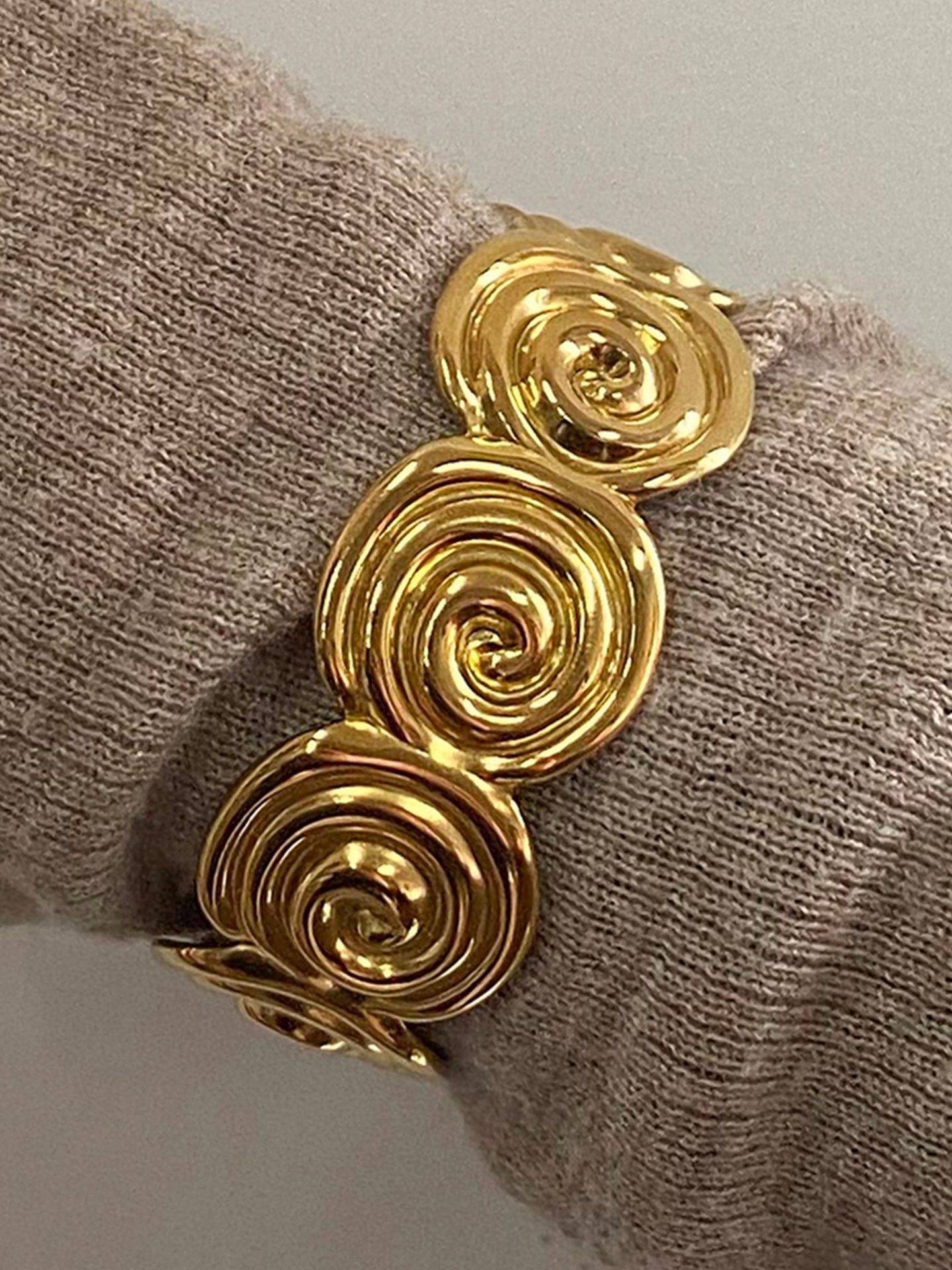 Conch Element Bracelet