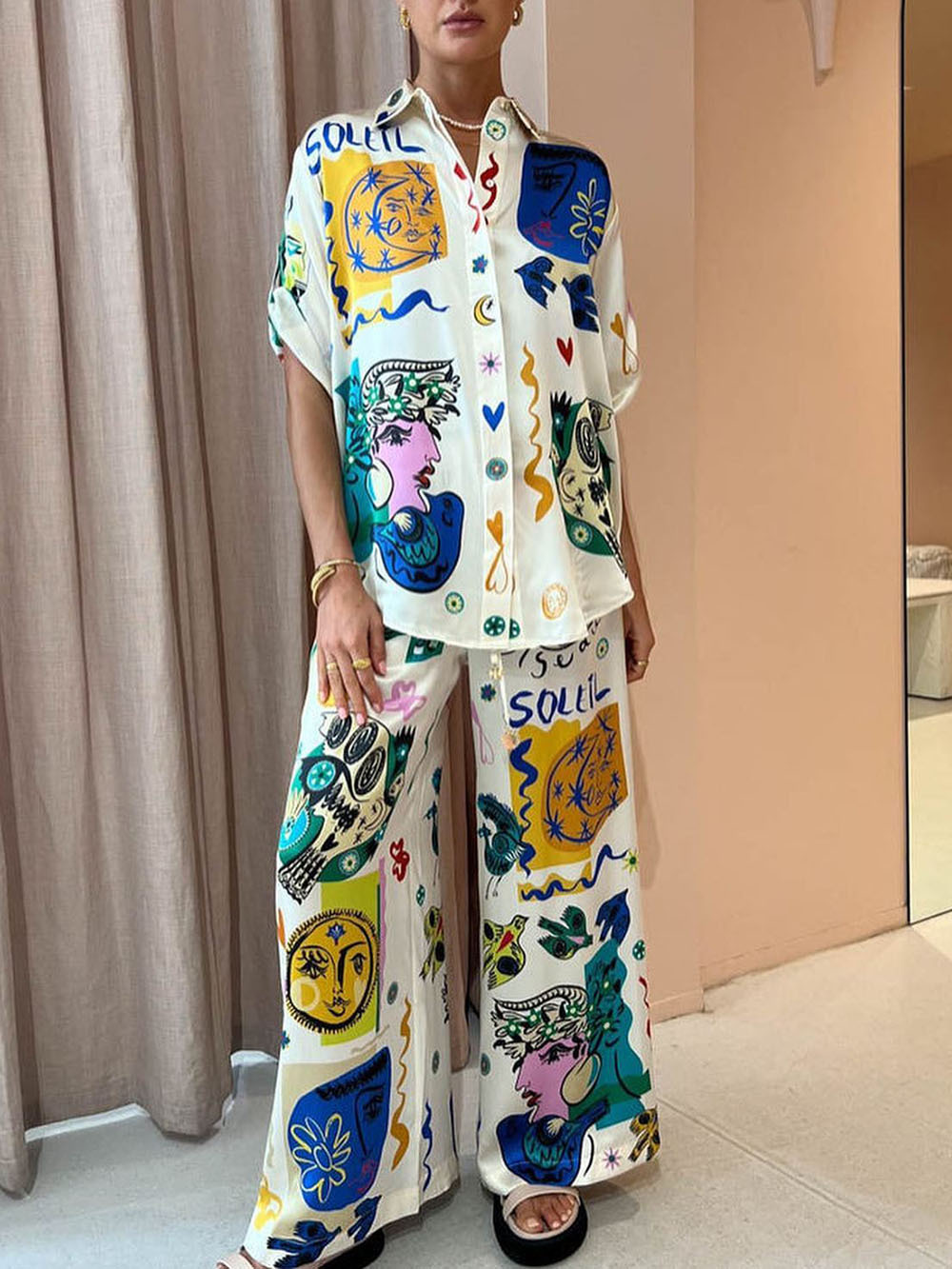 Casual Graffiti Printing Loose Satin Set