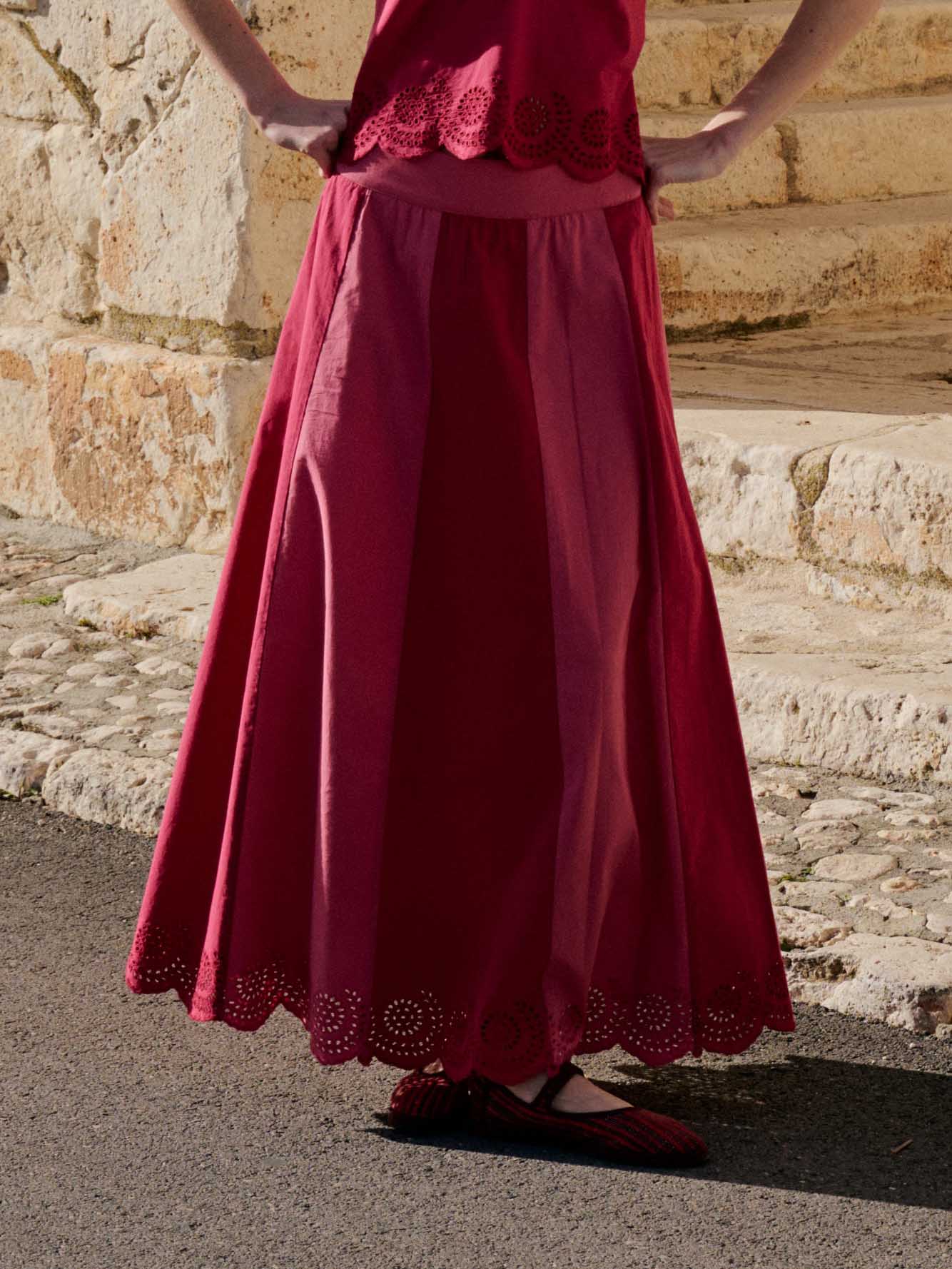 Unique Contrast Embroidered A-line Skirt
