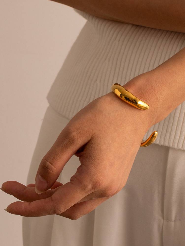 Minimalist Streamlined Bracelet