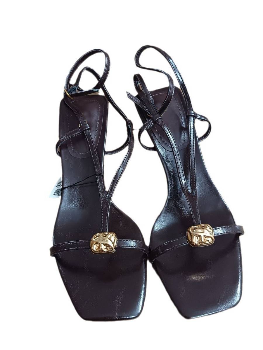 Minimalist Metal Buckle Heeled Sandals