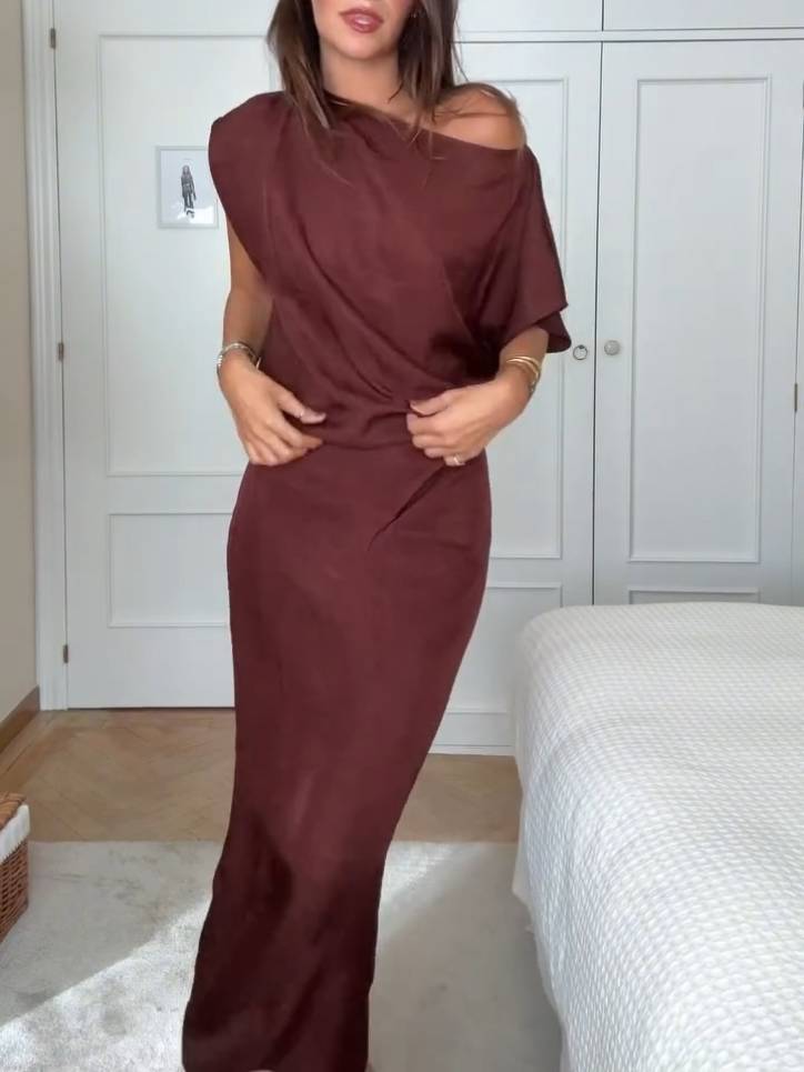 Minimalist Back Slit Midi Dress