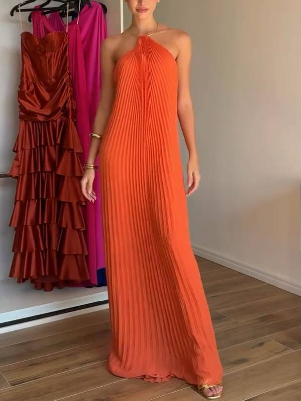 Minimalist Metal Choker Pleated Maxi Dress