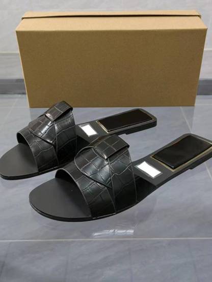 Minimalist Flat Slippers